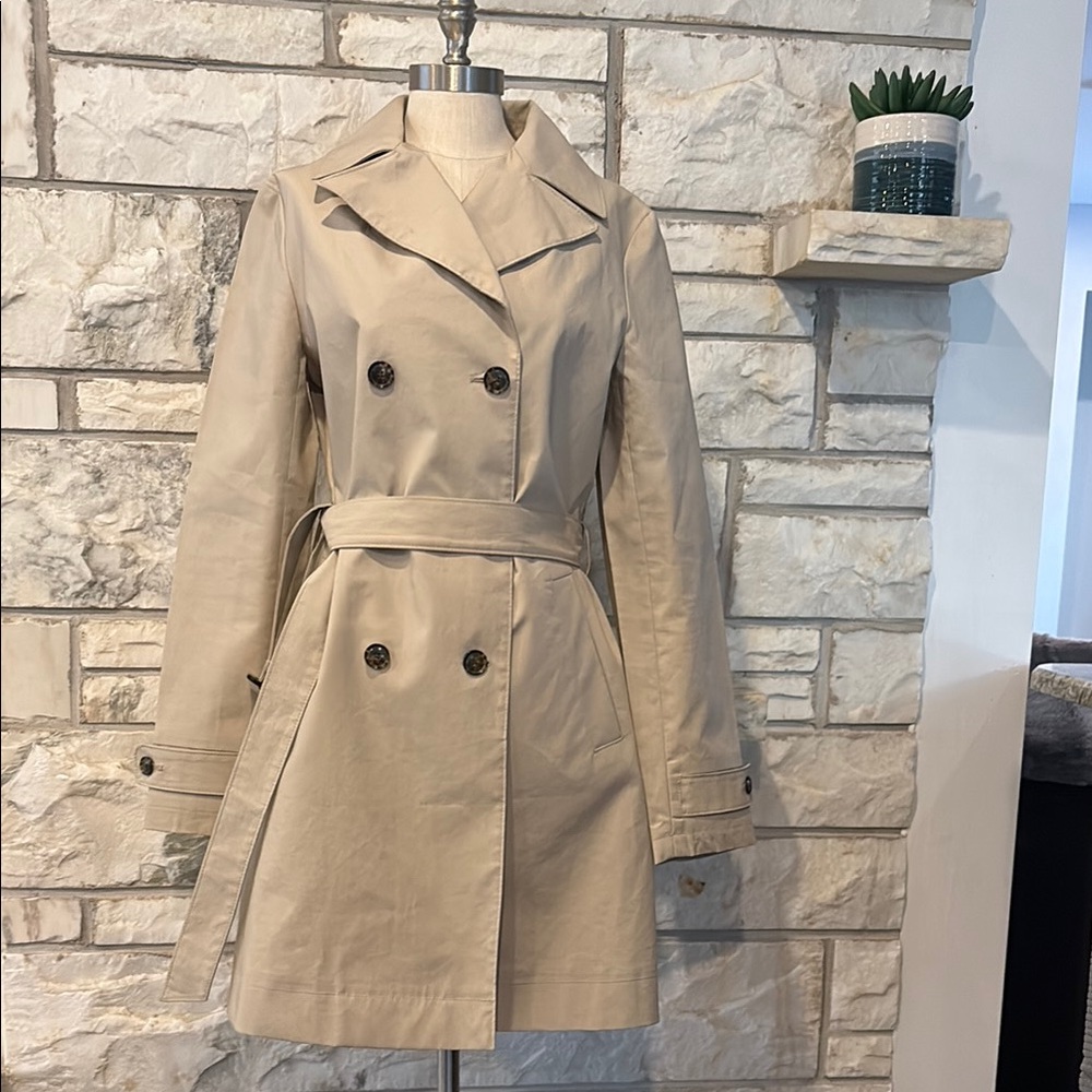 Banana Republic Tan Trench Coat Classic Double-Breasted Design